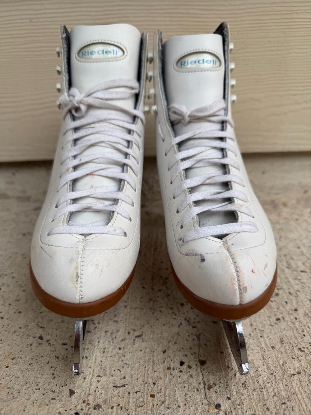 Vintage Riedell White Figure Ice Skates Size 4.5 Made in USA Canada Blades